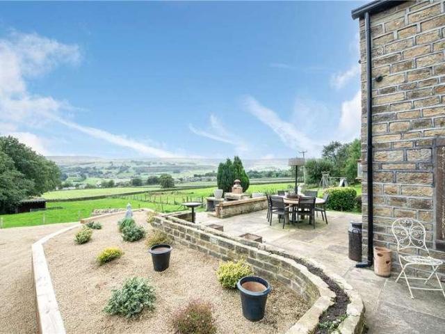 5 bed house for sale