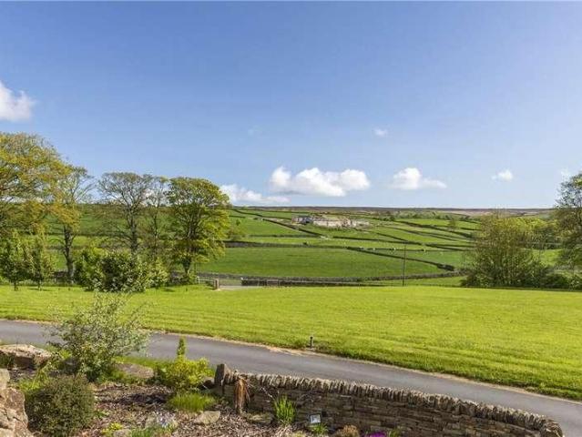 5 bed house for sale