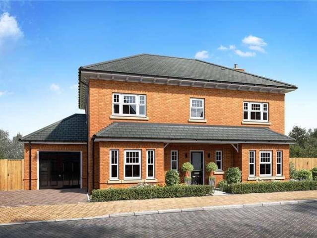 5 bed house for sale