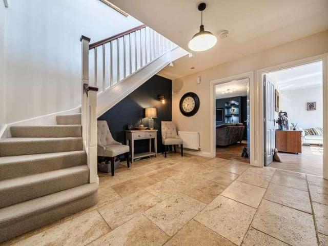 5 bed house for sale