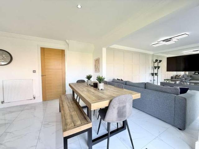 5 bed house for sale