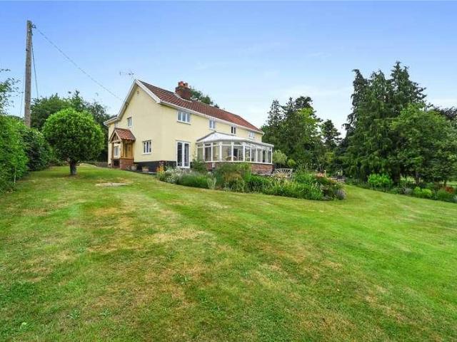 5 bed house for sale