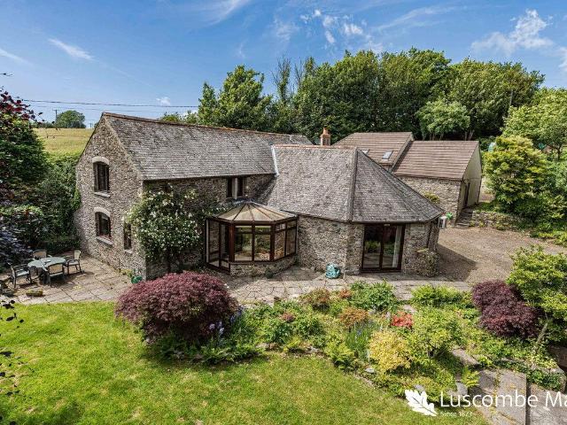5 bed house for sale