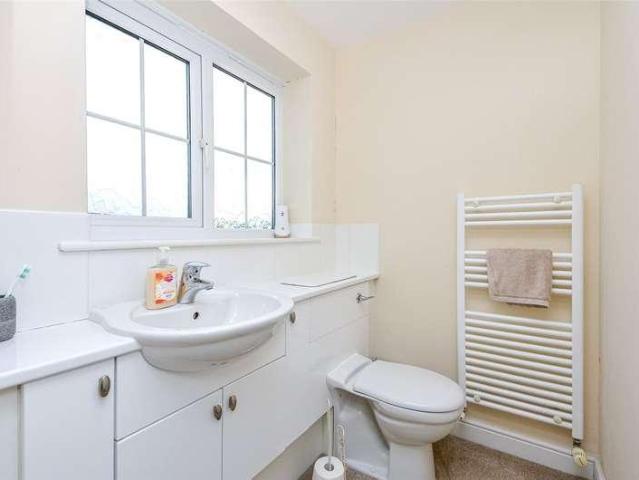5 bed house for sale