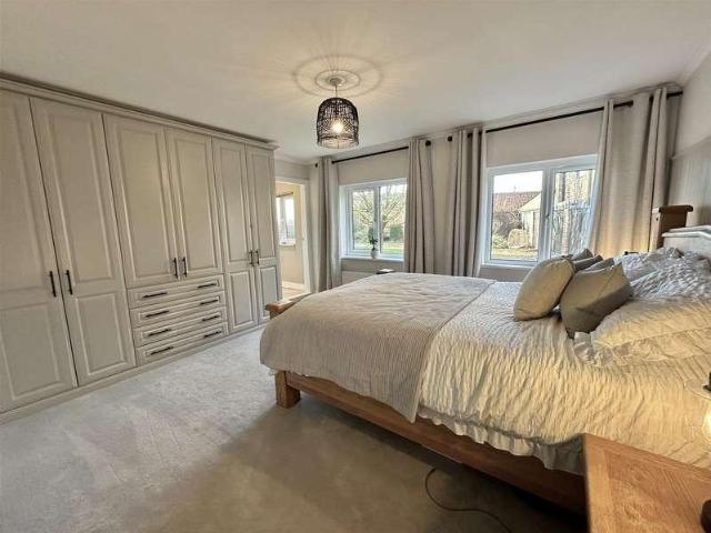 5 bed house for sale