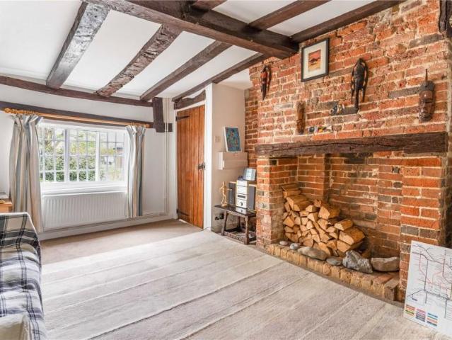 5 bed house for sale