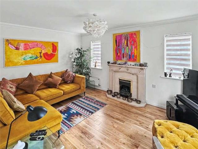 5 bed house for sale