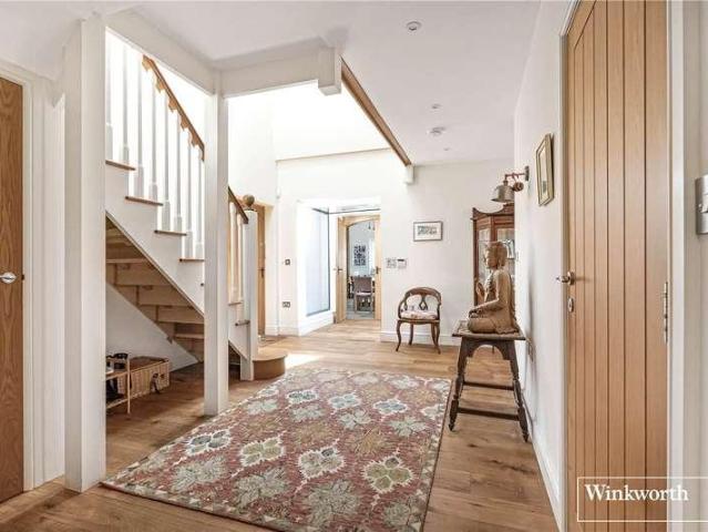 5 bed house for sale