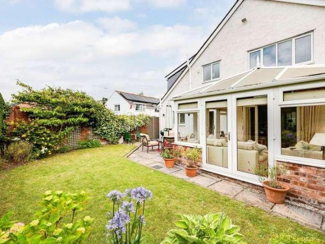 5 bed house for sale