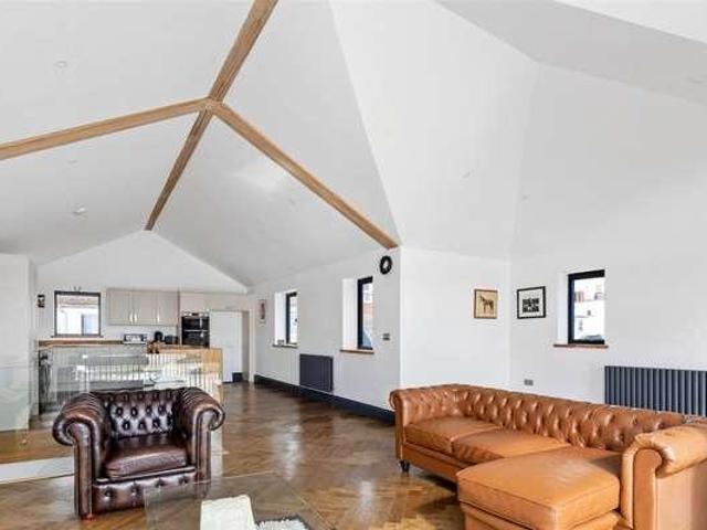 5 bed house for sale
