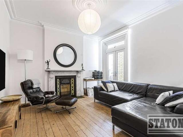 5 bed house for sale