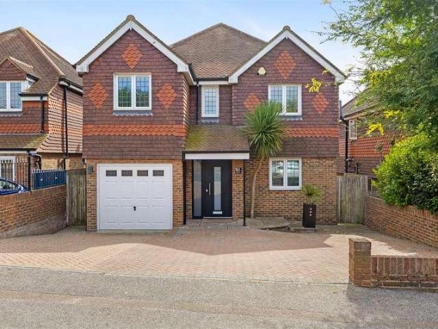5 bed house for sale
