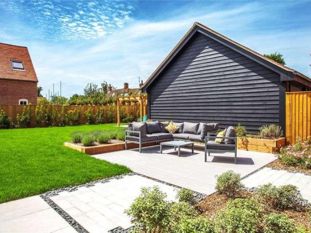 5 bed house for sale