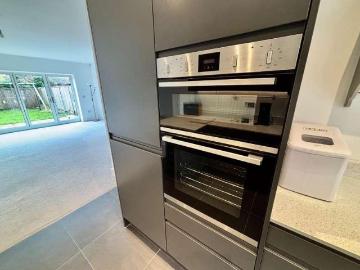 5 bed house for sale