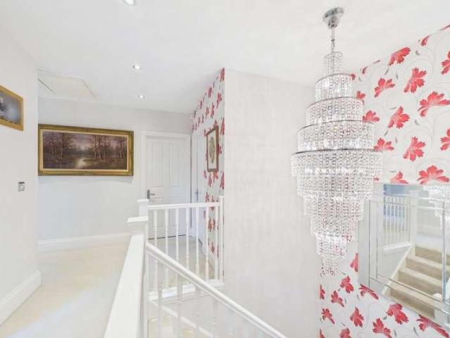 5 bed house for sale