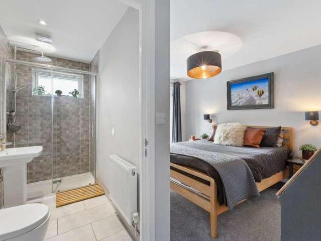 5 bed house for sale