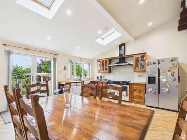 5 bed house for sale