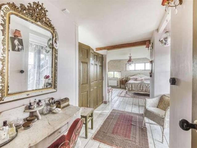 5 bed house for sale