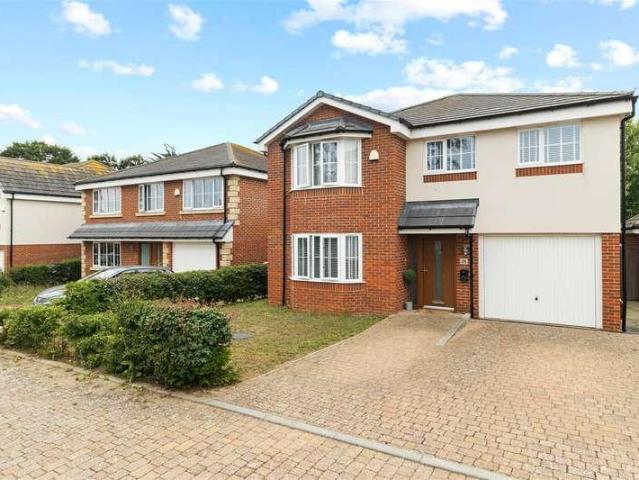 5 bed house for sale