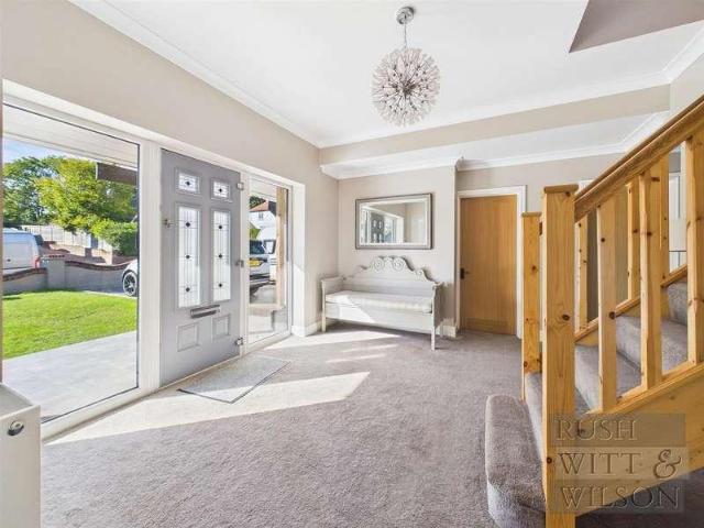 5 bed house for sale