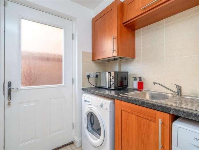 5 bed house for sale