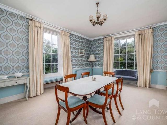5 bed house for sale