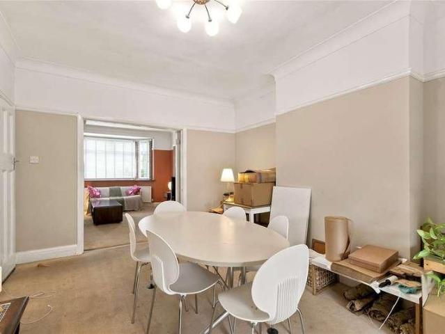 5 bed house for sale