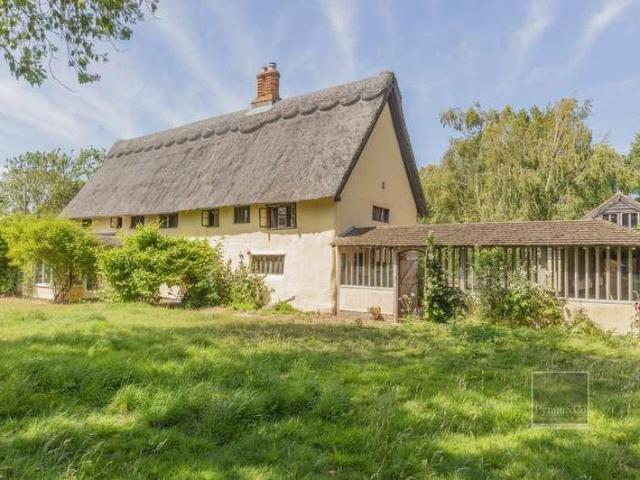 5 bed house for sale