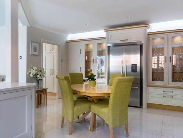 5 bed house for sale