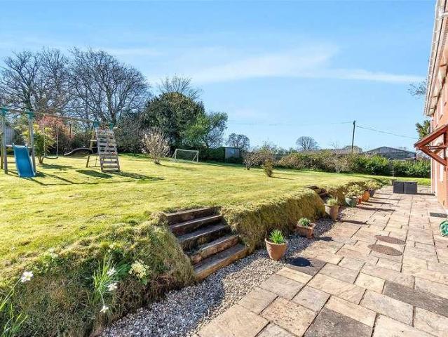 5 bed house for sale