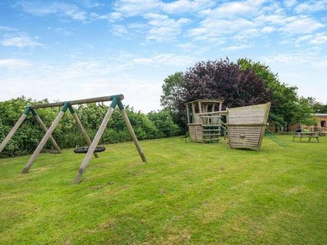 7 bed house for sale
