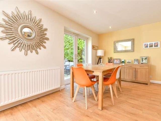 5 bed house for sale
