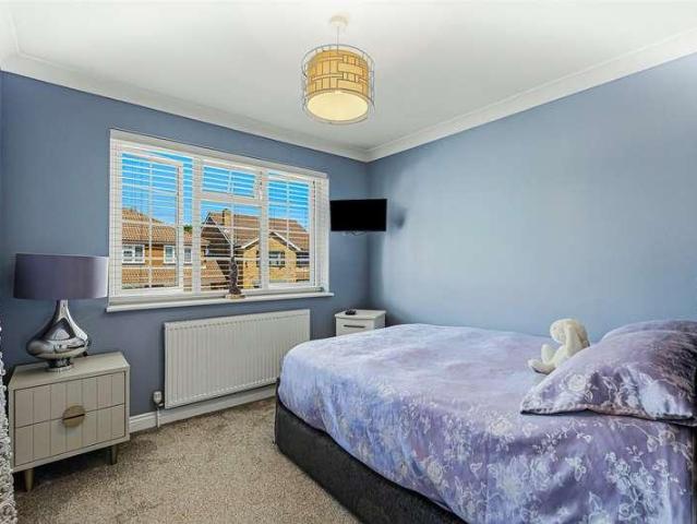 5 bed house for sale