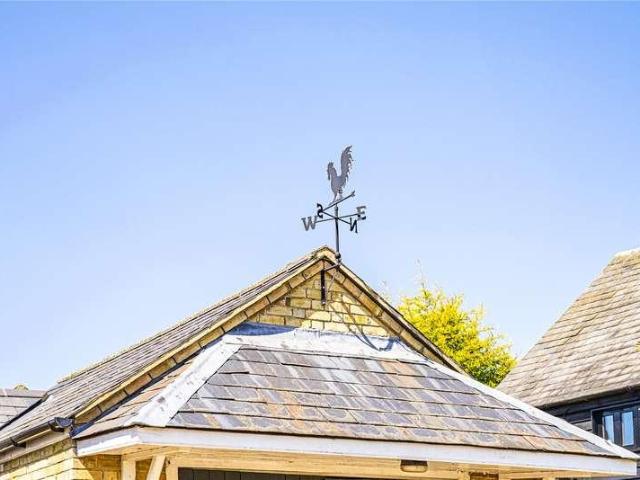 5 bed house for sale