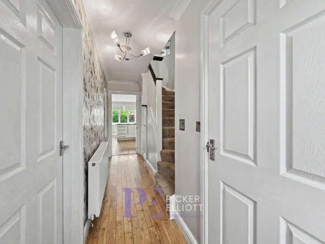5 bed house for sale