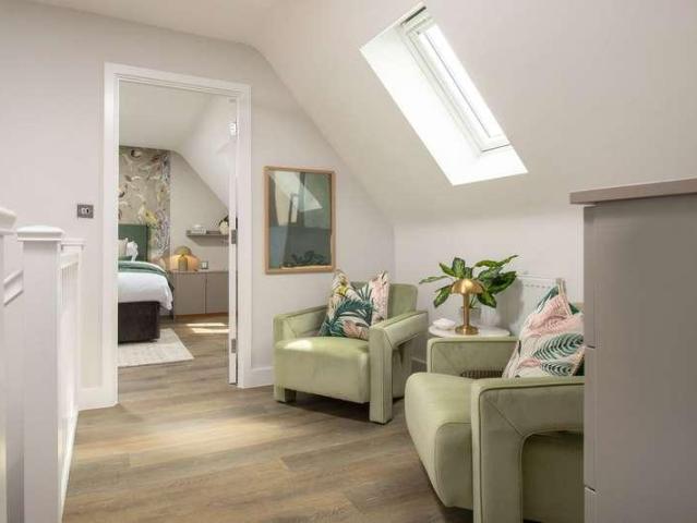 5 bed house for sale
