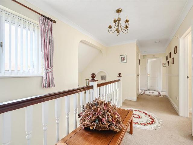 5 bed house for sale