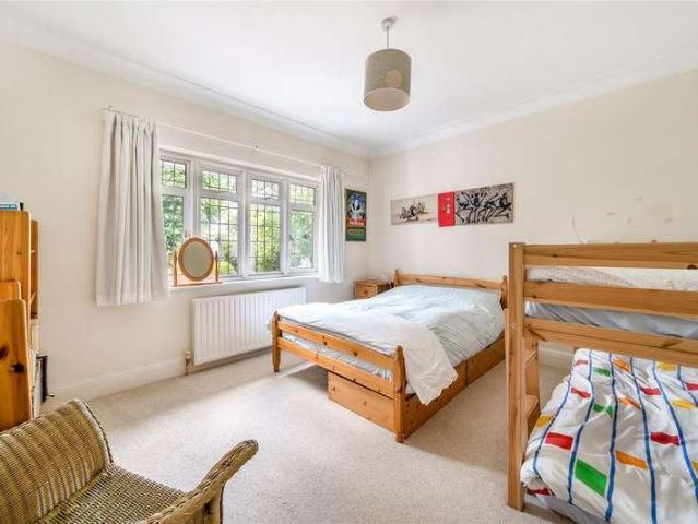 5 bed house for sale