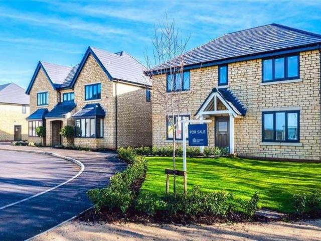 5 bed house for sale