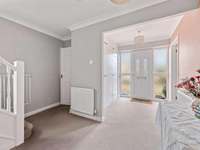 5 bed house for sale