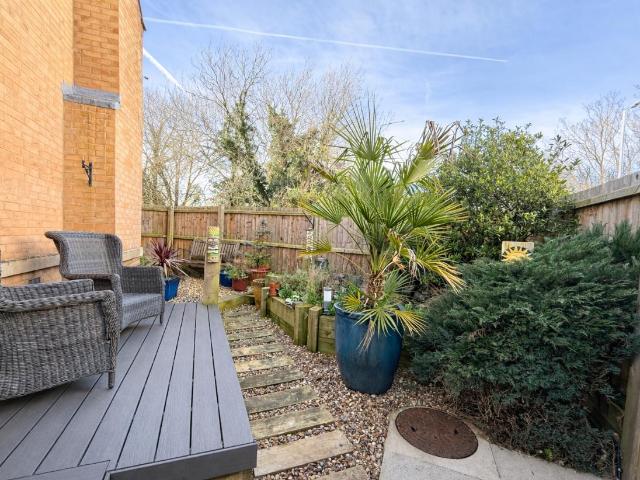 5 bed house for sale