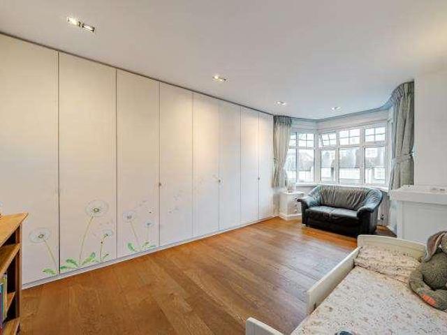 5 bed house for sale