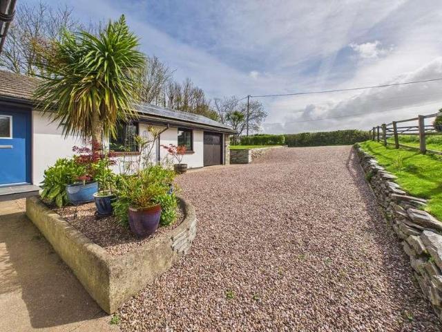 5 bed house for sale