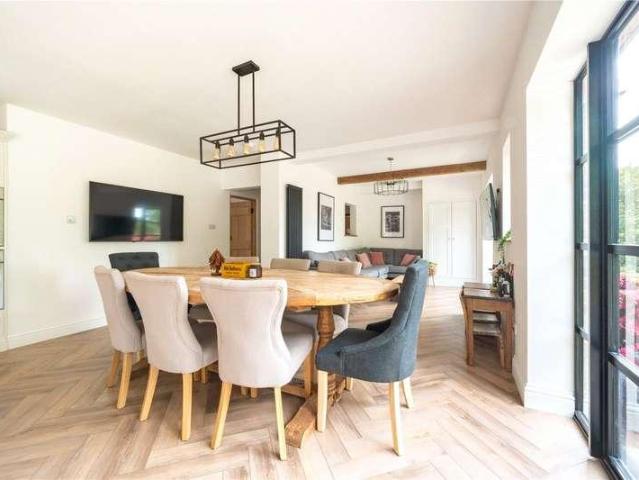 5 bed house for sale
