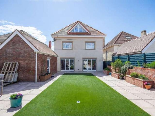 5 bed house for sale