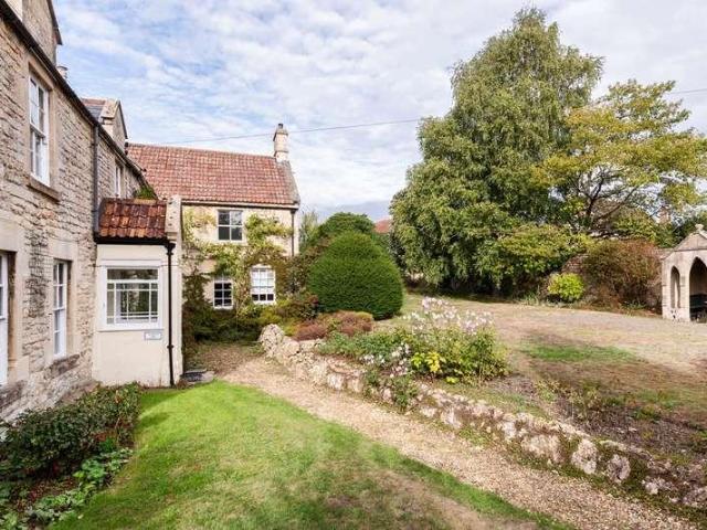 5 bed house for sale