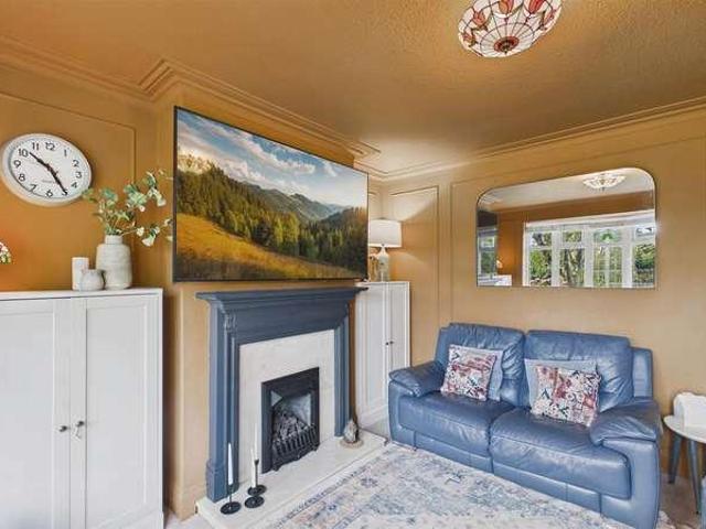 5 bed house for sale