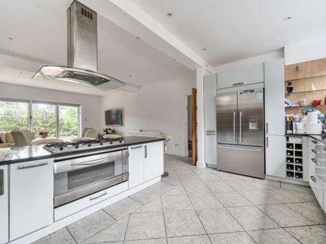 5 bed house for sale