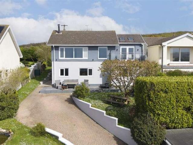 5 bed house for sale