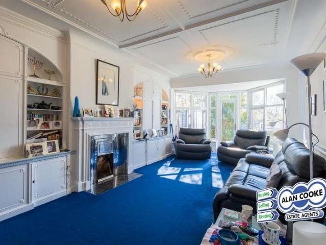 5 bed house for sale